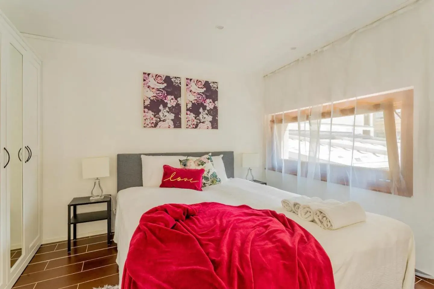 Wellness Private Space In Gozdu With Jacuzzi In Cbd Apartment Budapest Hungary