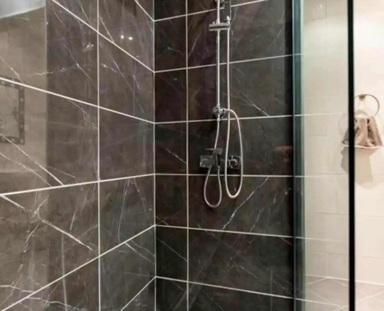 Wellness Private Space In Gozdu With Jacuzzi In Cbd Apartment Budapest